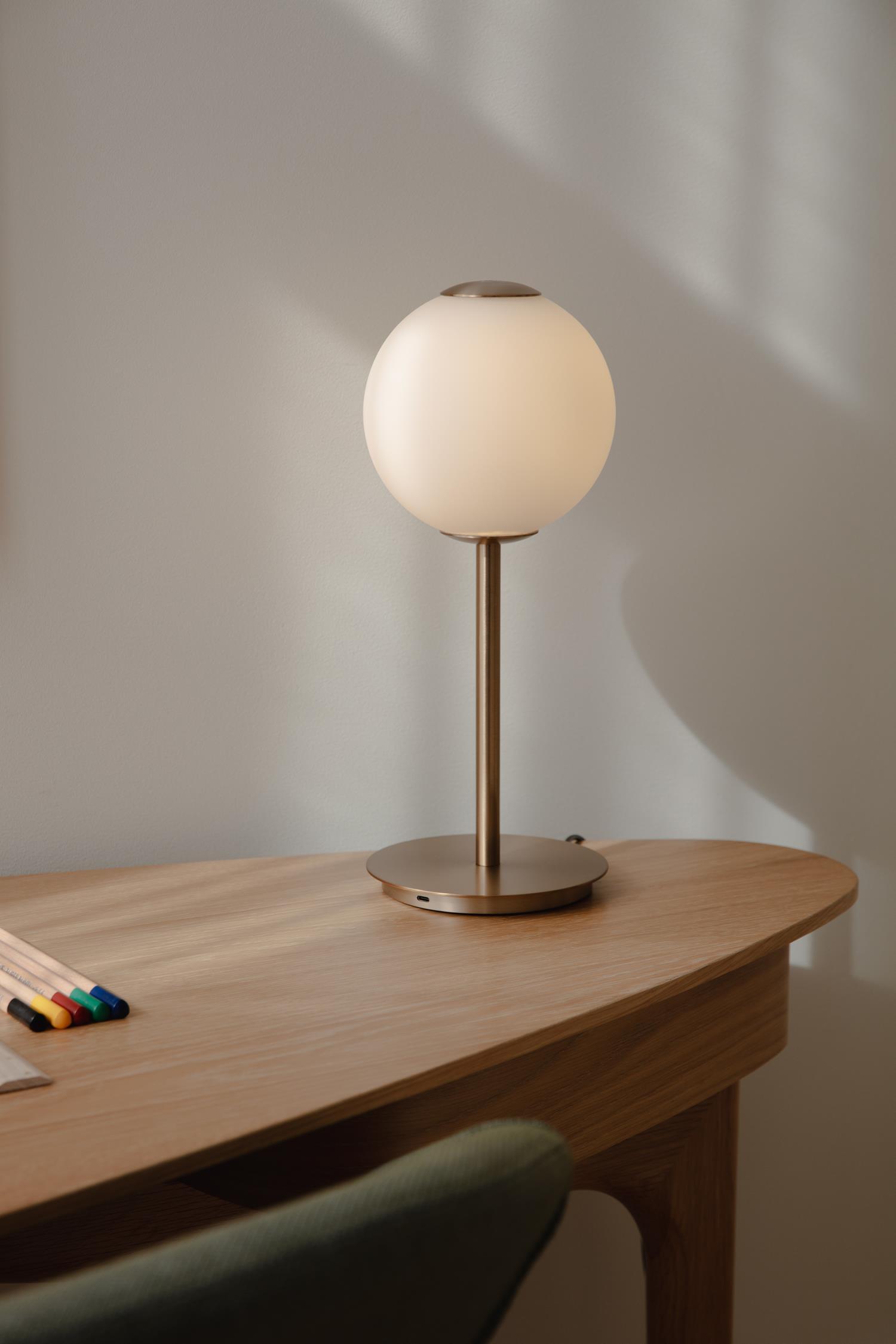 AUDREY table lamp white with gold insert