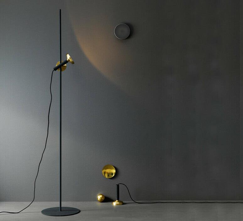 BLEND floor lamp black with brass finish - Eye on Design