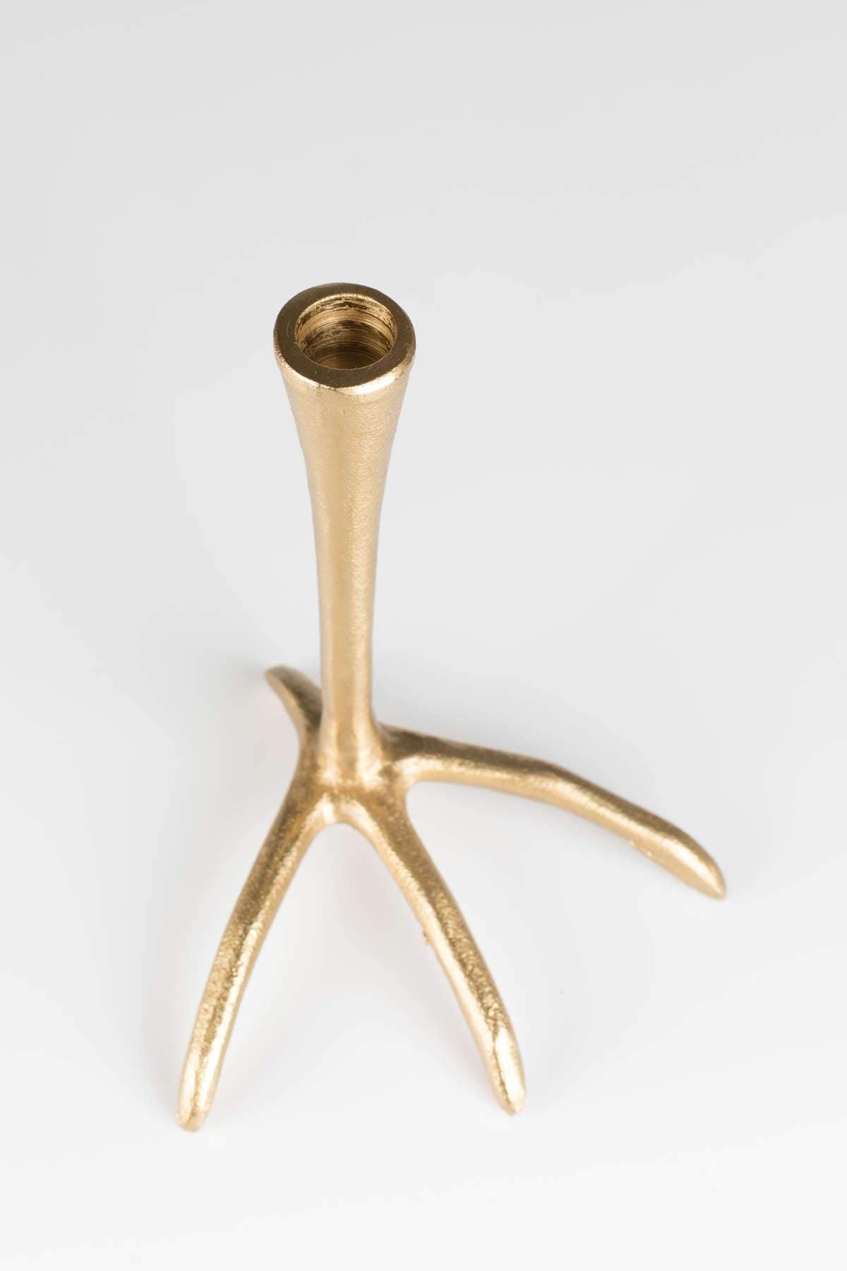 Just when you thought you have already seen all, Bold Monkey provides the Golden Heron candlestick, which is really unconventional. As for the interior design, the candles are almost on the agenda. But for a reason: stylish candlestick is one of the simplest interior hats. Meet the Bold Monkey The Golden Heron candlestick: Immediate atmosphere, with a little good humor.